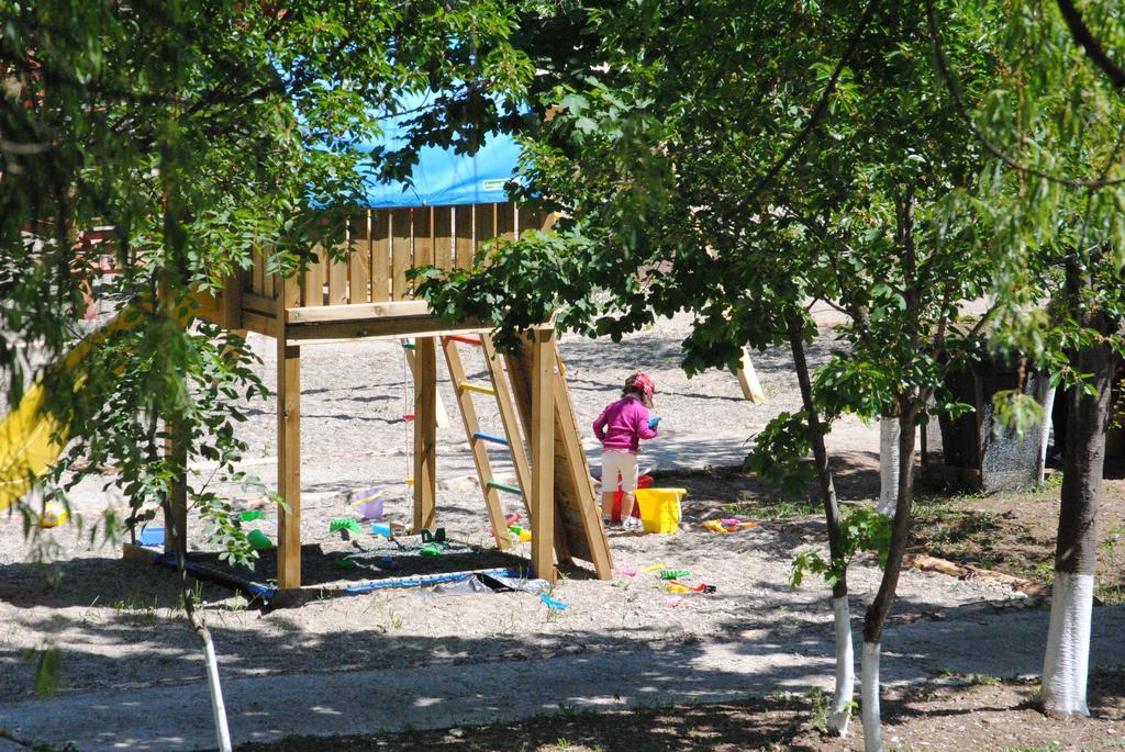 Готель Activ Parc Negresti Екстер'єр фото